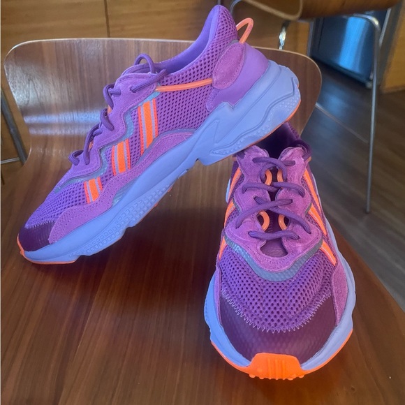 Adidas sneakers-size 8 - Picture 3 of 7